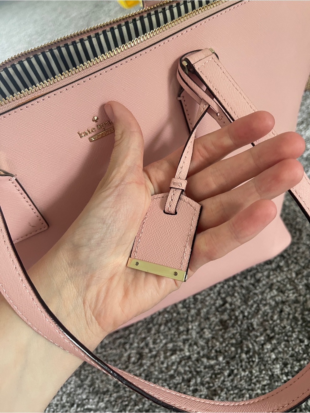 Kate Spade New York Cameron Street Lucie Tote. Light pink glam classy - Picture 4 of 10